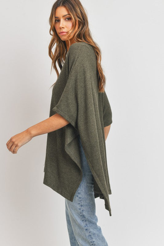 Gatlinburg Poncho Top in Olive
