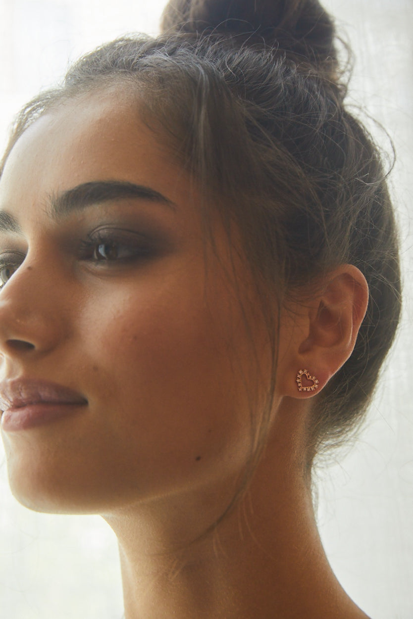 Kendra Scott Ari Heart Stud Earrings In White Crystal